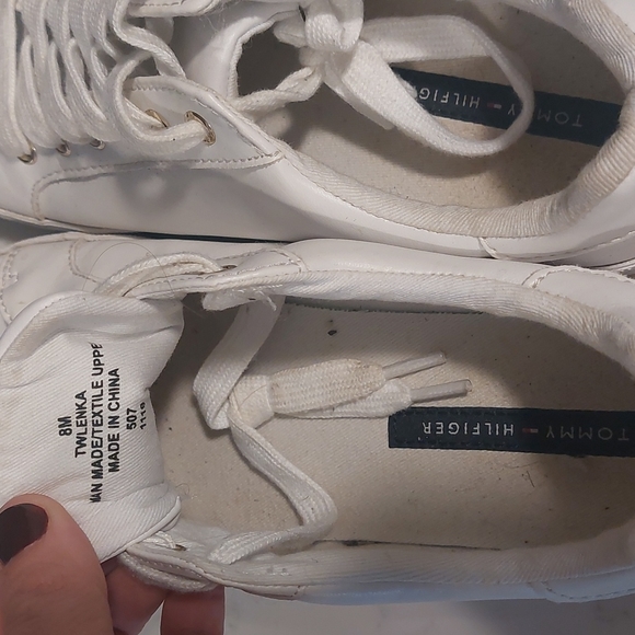 Tommy hilfiger tennis shoes - Picture 3 of 5